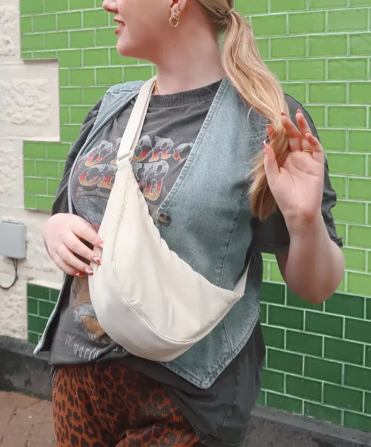 Uniqlo Launches Legal Blitz Against Shein: Battle of the Viral Shoulder Bag Unveiled! ⚔️👜 2 July 2, 2025 UniqloAirShoulderBag
